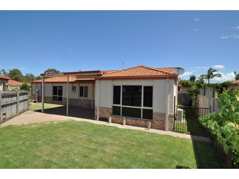 1/14 Gemma Glade, Labrador QLD 4215