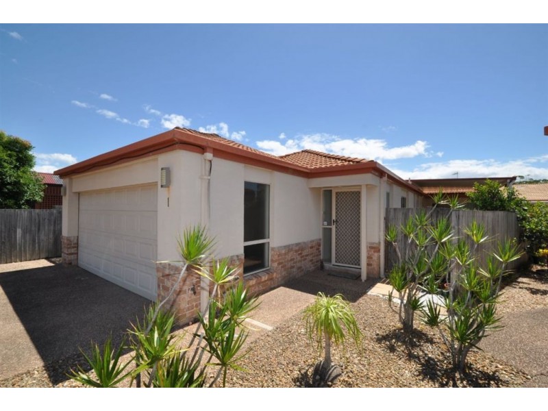 1/14 Gemma Glade, Labrador QLD 4215