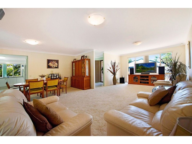 5 Bon Aire Court, Clear Island Waters QLD 4226