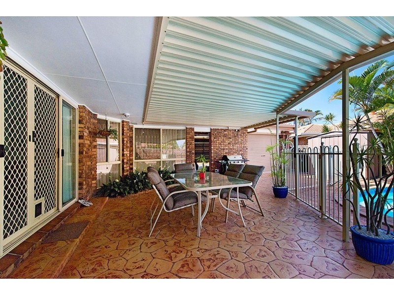5 Bon Aire Court, Clear Island Waters QLD 4226