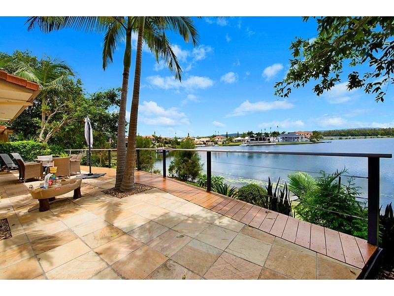 125 Santa Cruz Boulevard, Clear Island Waters QLD 4226