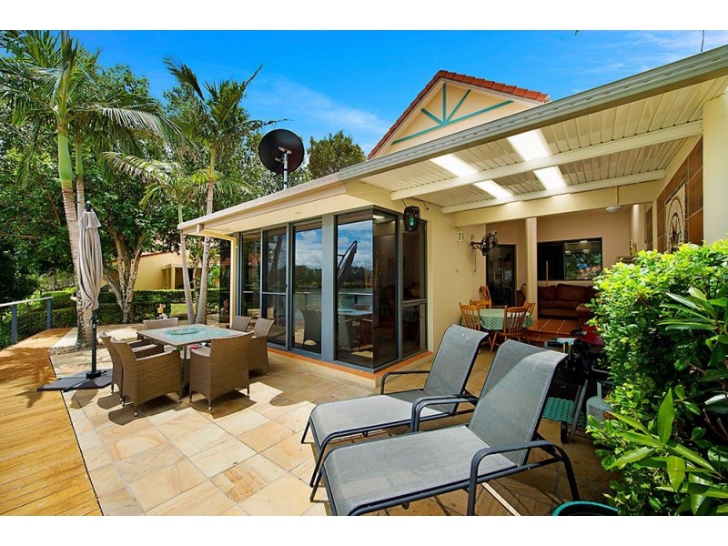 125 Santa Cruz Boulevard, Clear Island Waters QLD 4226