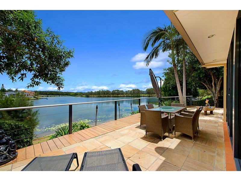 125 Santa Cruz Boulevard, Clear Island Waters QLD 4226