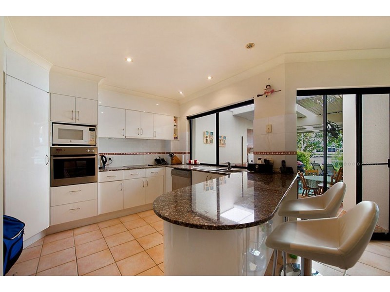 125 Santa Cruz Boulevard, Clear Island Waters QLD 4226