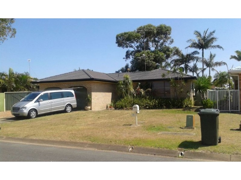 131 Hooker Boulevard, Broadbeach Waters QLD 4218