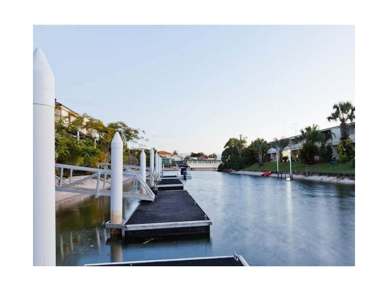 2/5 Miami Key, Broadbeach Waters QLD 4218