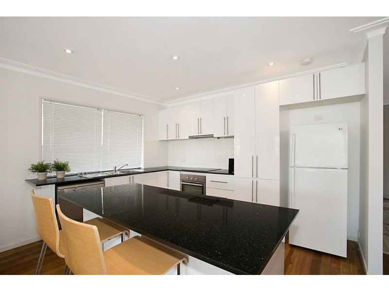 25 Sunrise Boulevard, Surfers Paradise QLD 4217