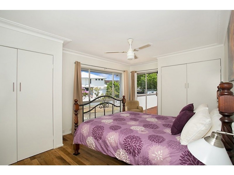 25 Sunrise Boulevard, Surfers Paradise QLD 4217