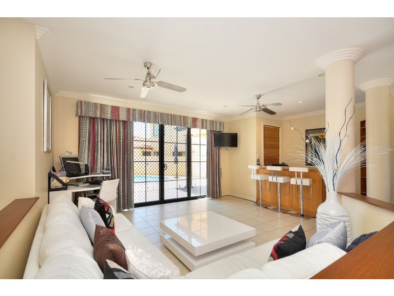 64 Peach Drive, Robina QLD 4226