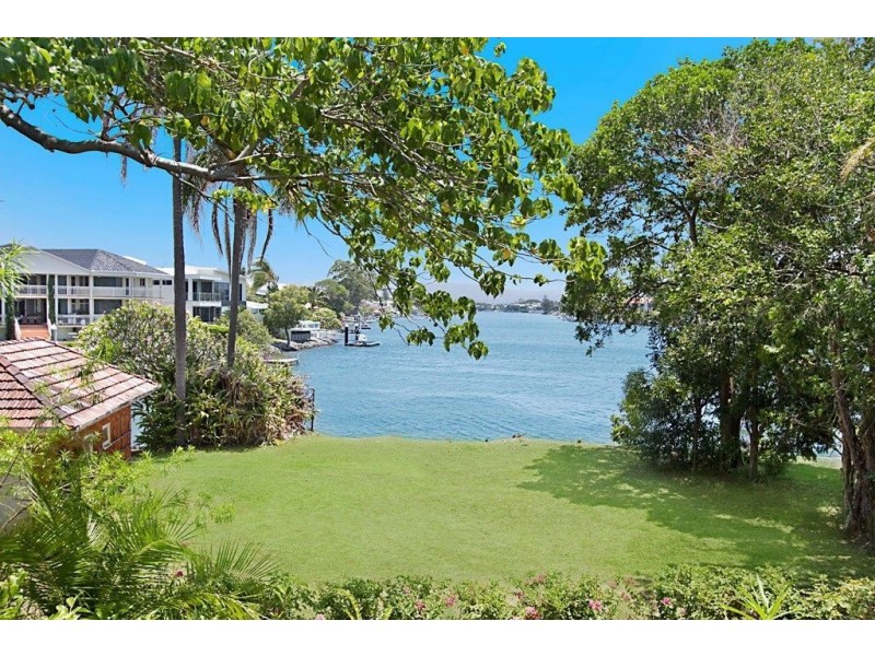 19 Cannes Avenue, Surfers Paradise QLD 4217