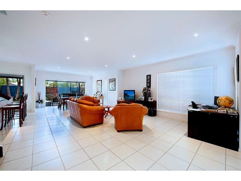 43/181 Lae Drive, Coombabah QLD 4216