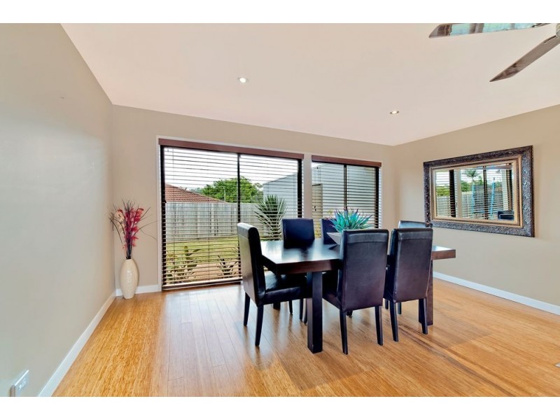 1 Dearne Place, Carrara QLD 4211