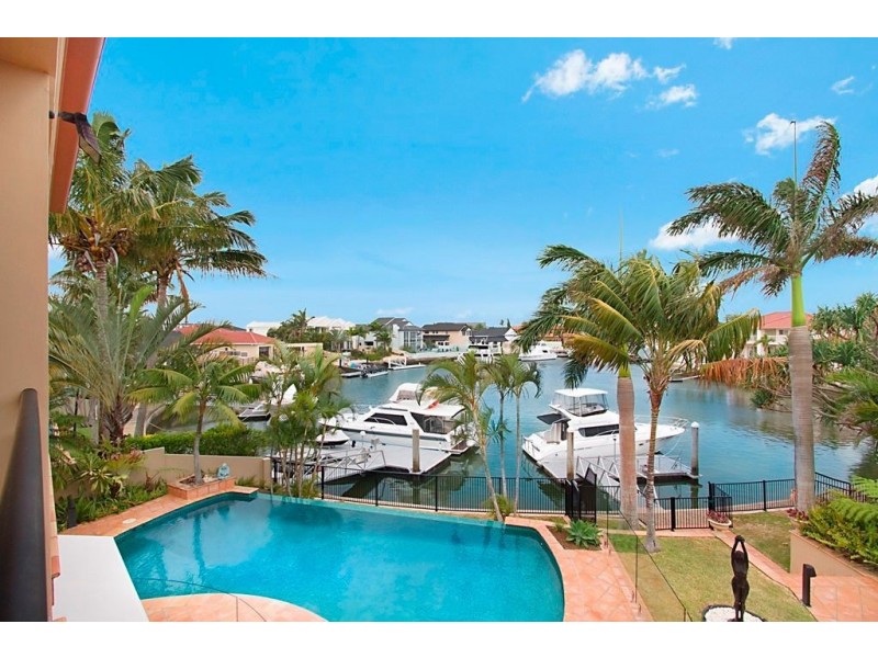 1 Excalibur Court, Sovereign Islands QLD 4216