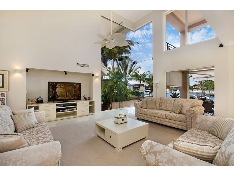 1 Excalibur Court, Sovereign Islands QLD 4216