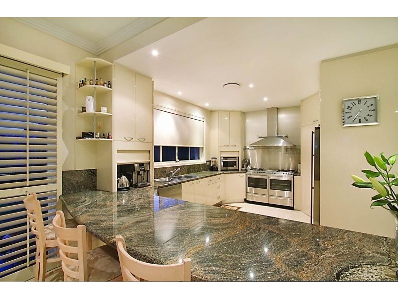 1 Excalibur Court, Sovereign Islands QLD 4216