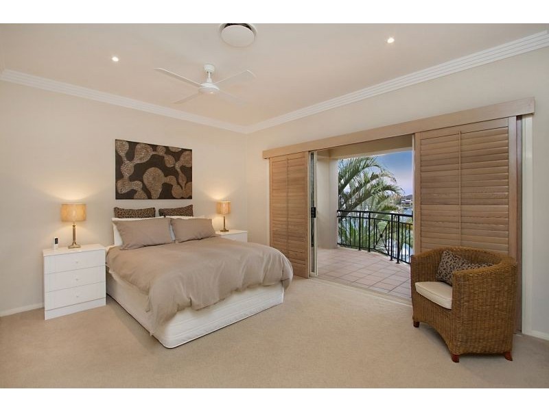 1 Excalibur Court, Sovereign Islands QLD 4216