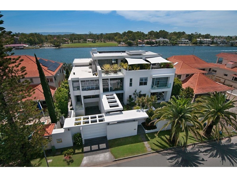 117 Commodore Drive, Paradise Waters QLD 4217