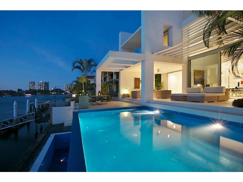 117 Commodore Drive, Paradise Waters QLD 4217