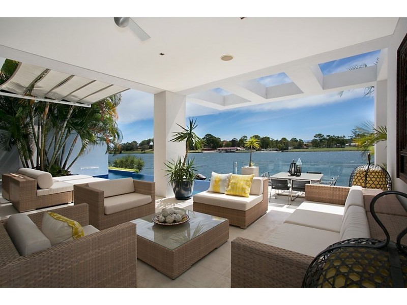 117 Commodore Drive, Paradise Waters QLD 4217