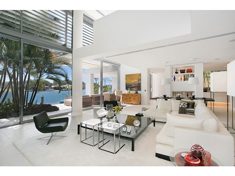 117 Commodore Drive, Paradise Waters QLD 4217