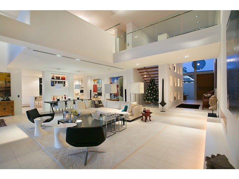 117 Commodore Drive, Paradise Waters QLD 4217