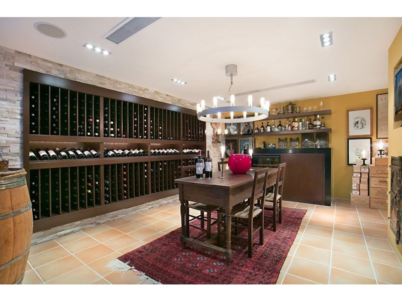 117 Commodore Drive, Paradise Waters QLD 4217