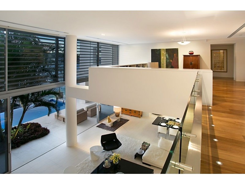 117 Commodore Drive, Paradise Waters QLD 4217