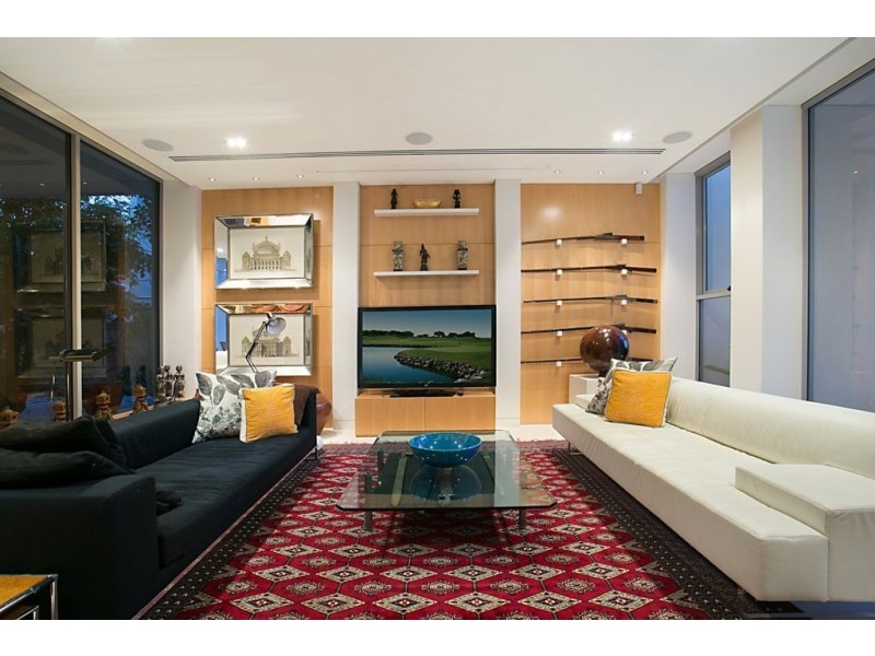 117 Commodore Drive, Paradise Waters QLD 4217