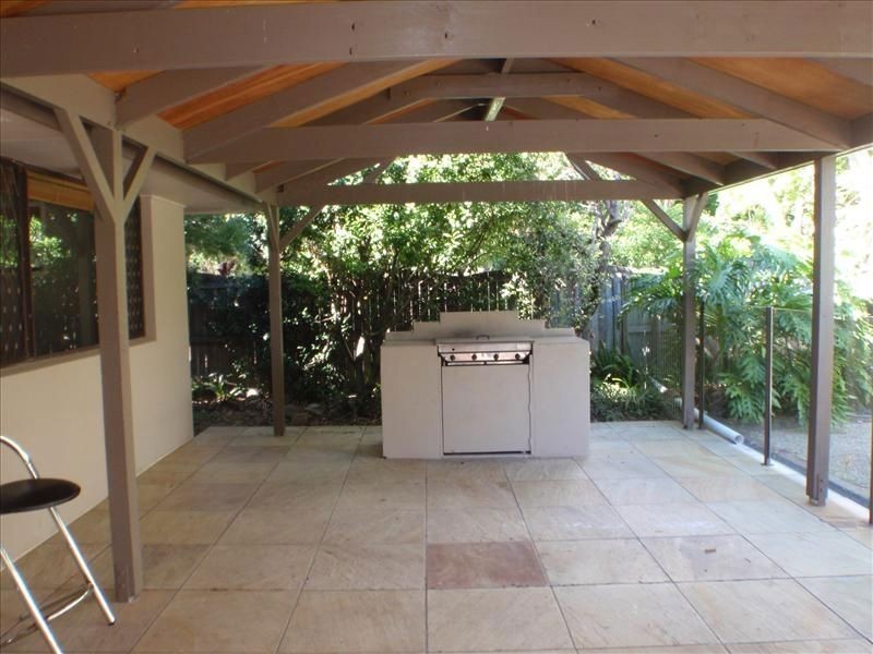 45 Rawlinna Drive, Mermaid Waters QLD 4218