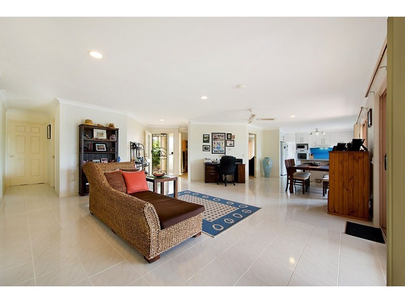 23 Port Jackson Boulevard, Clear Island Waters QLD 4226