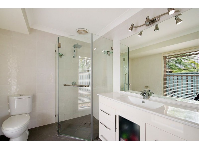 23 Port Jackson Boulevard, Clear Island Waters QLD 4226