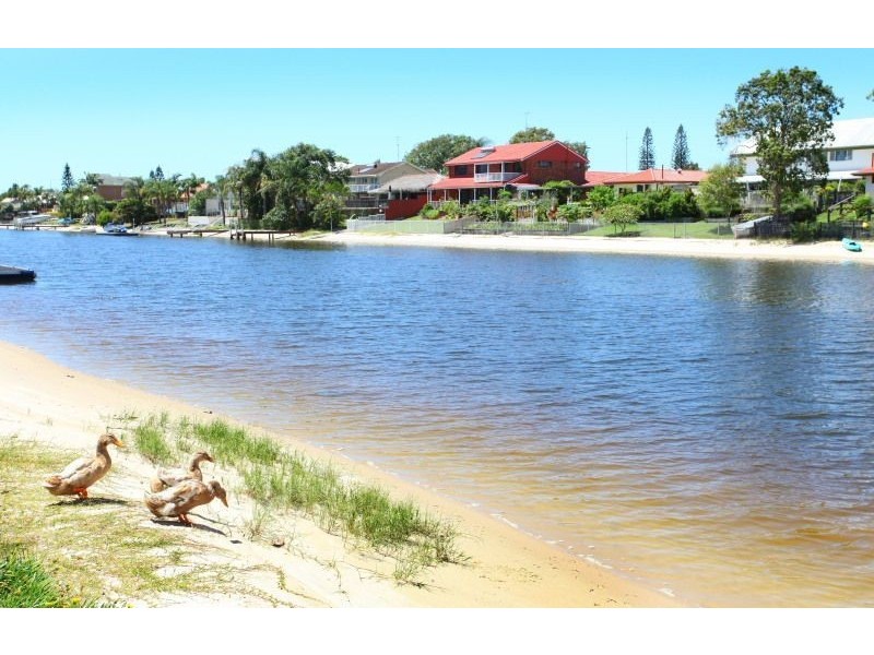 13 Sundowner Court, Mermaid Waters QLD 4218