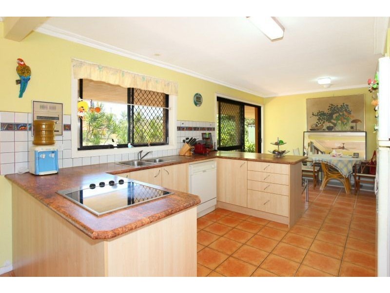 13 Sundowner Court, Mermaid Waters QLD 4218