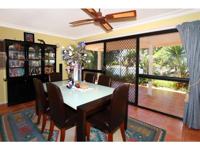 13 Sundowner Court, Mermaid Waters QLD 4218