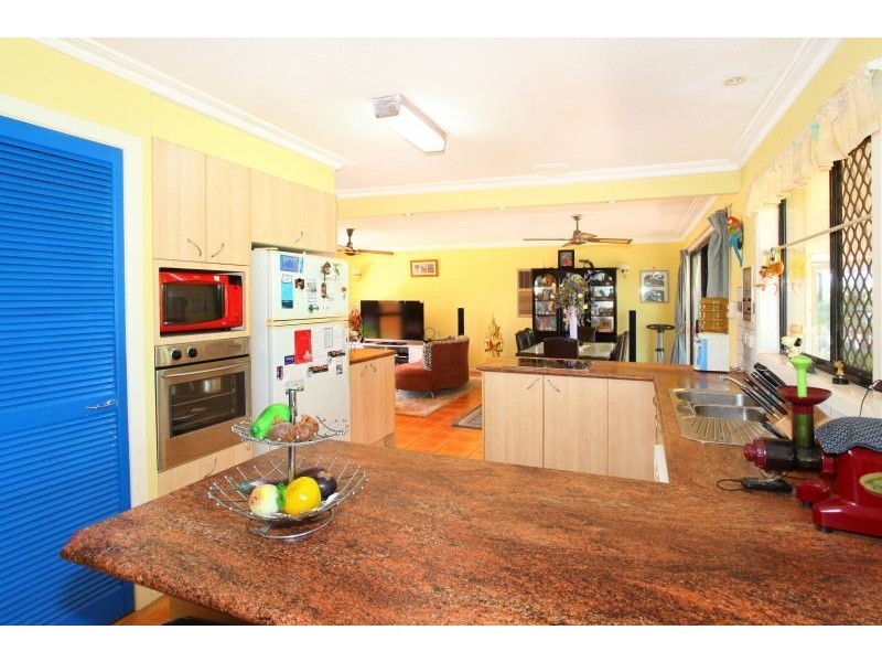 13 Sundowner Court, Mermaid Waters QLD 4218