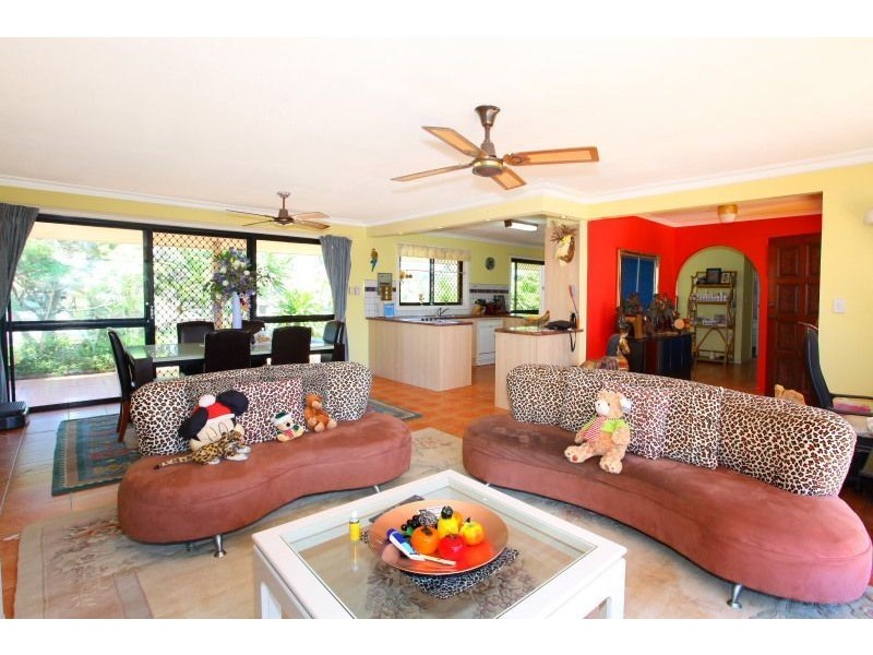 13 Sundowner Court, Mermaid Waters QLD 4218