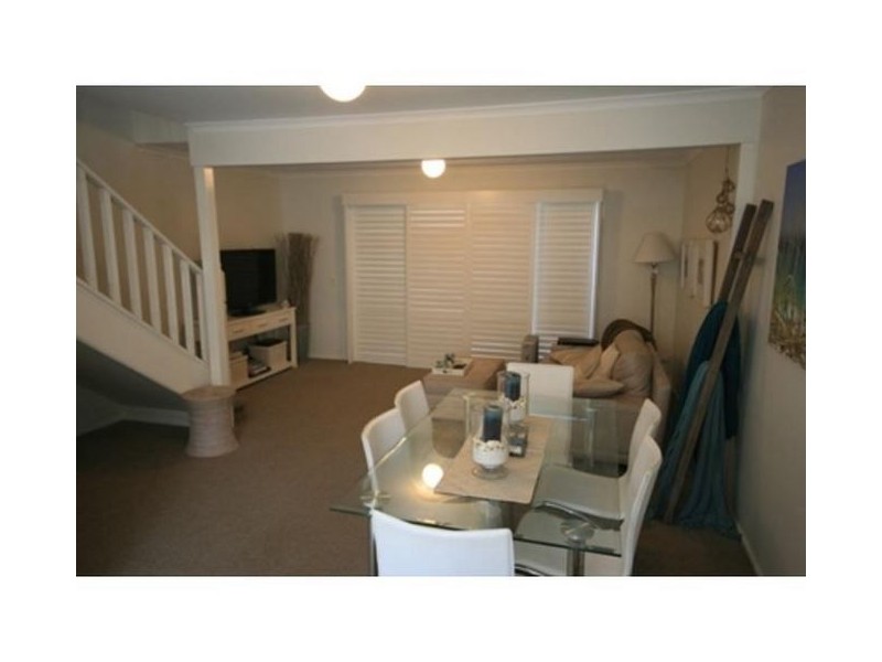 1/251 Christine Avenue, Varsity Lakes QLD 4227