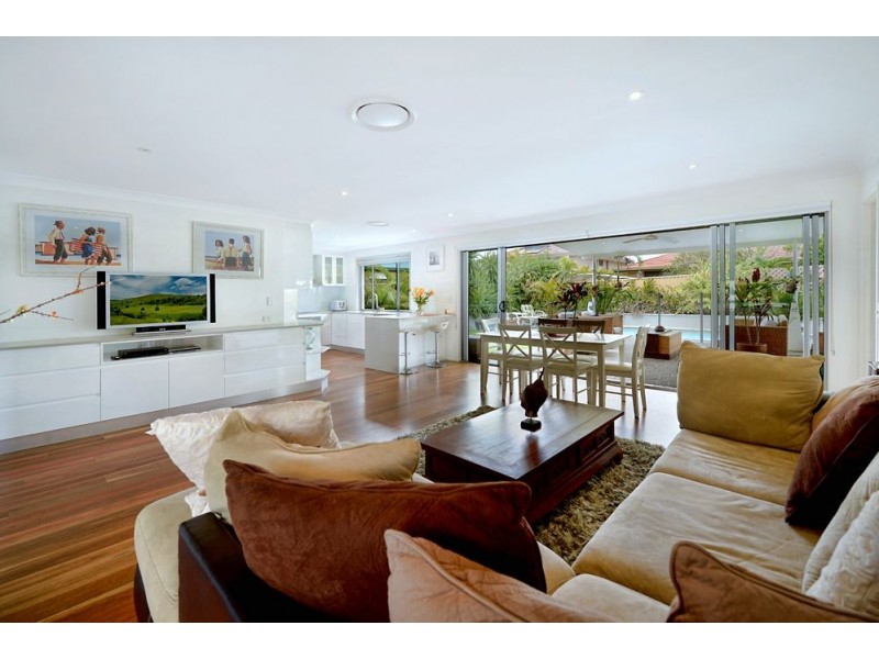 20 Mentone Avenue, Bundall QLD 4217