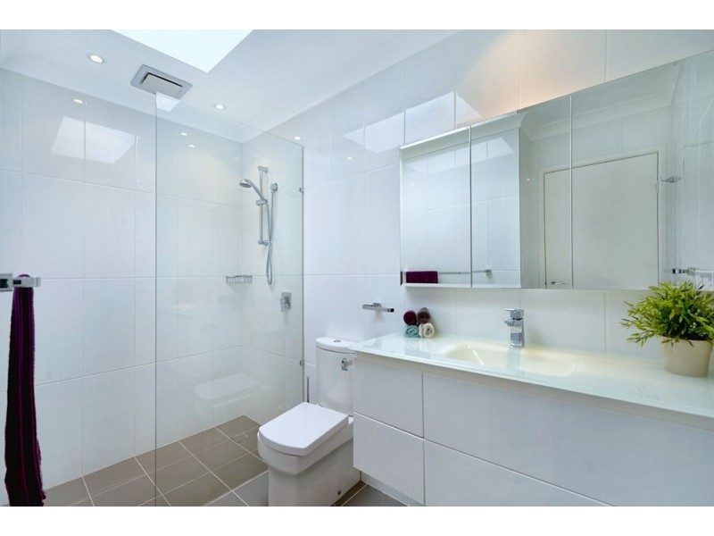20 Mentone Avenue, Bundall QLD 4217