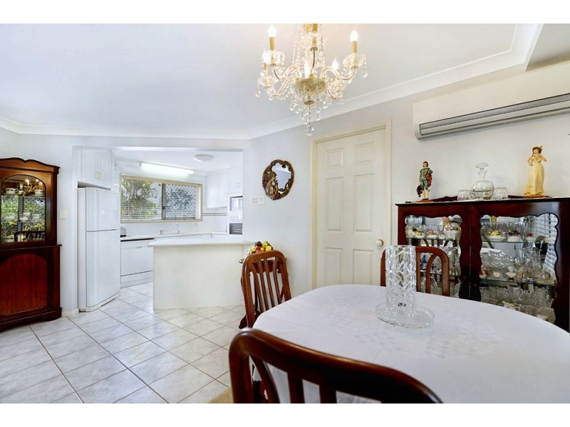 2/4-6 Clinton Street, Labrador QLD 4215