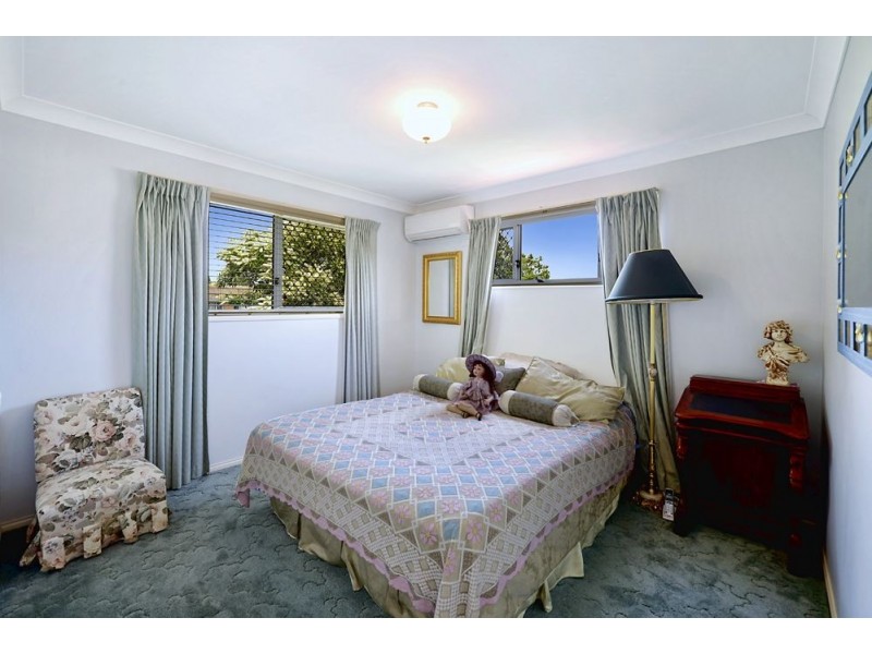 2/4-6 Clinton Street, Labrador QLD 4215