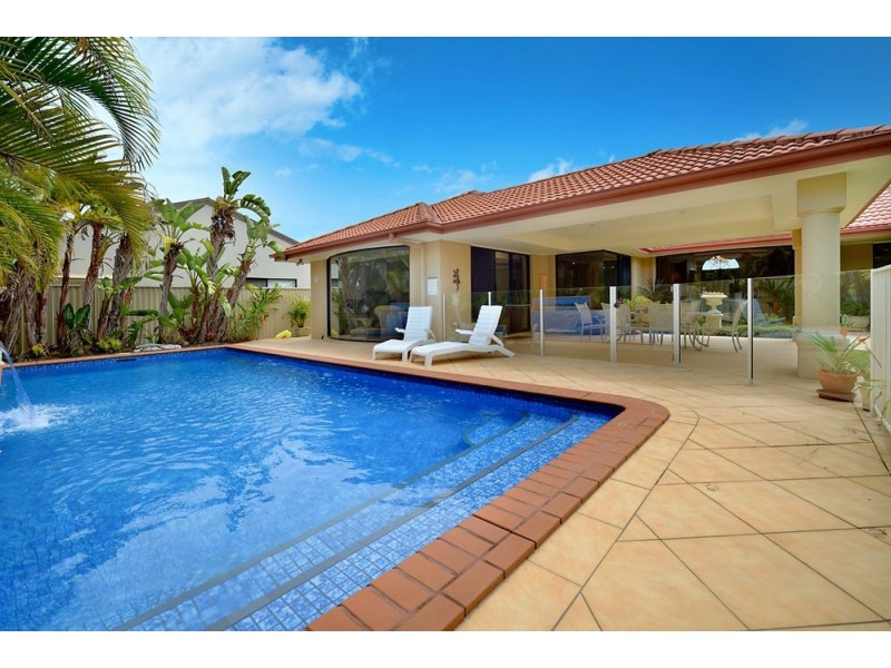 4 Trieste Court, Coombabah QLD 4216