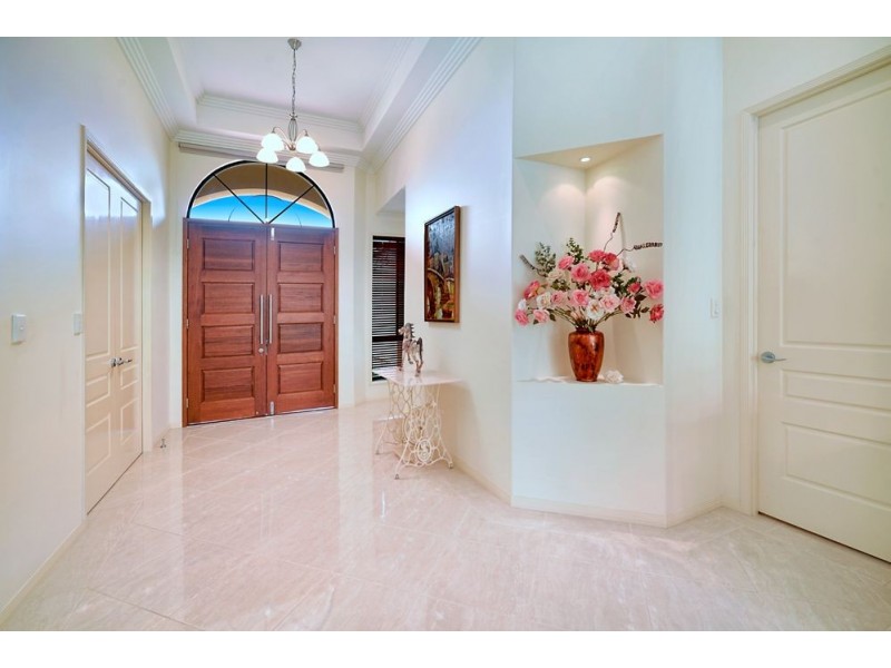 4 Trieste Court, Coombabah QLD 4216