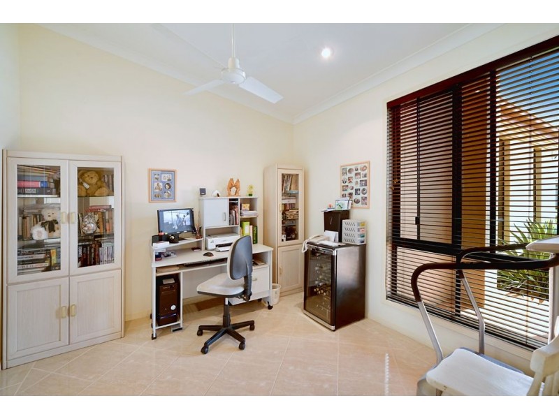 4 Trieste Court, Coombabah QLD 4216