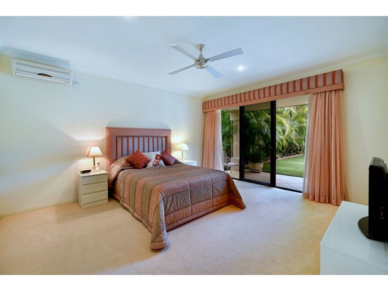 4 Trieste Court, Coombabah QLD 4216