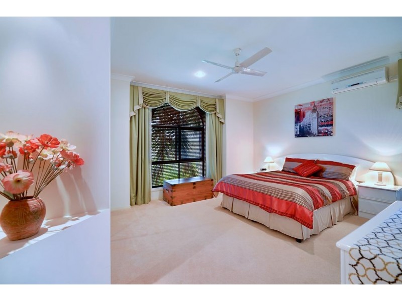 4 Trieste Court, Coombabah QLD 4216