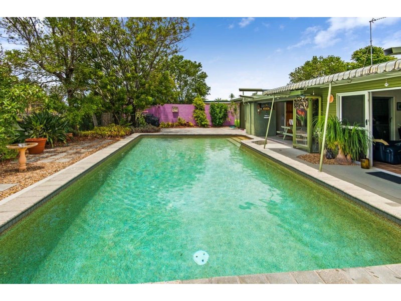 17 Perry Place, Biggera Waters QLD 4216