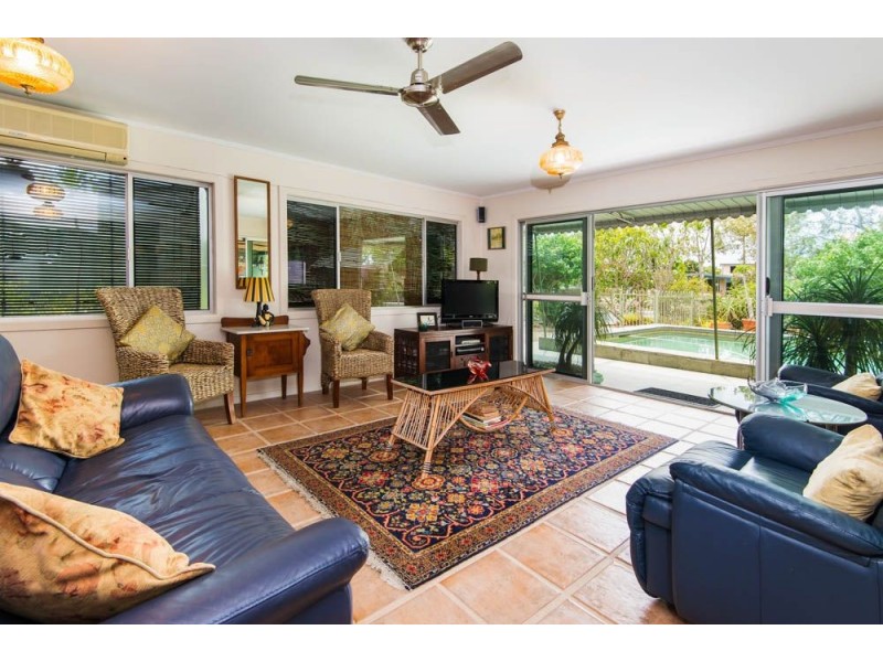 17 Perry Place, Biggera Waters QLD 4216