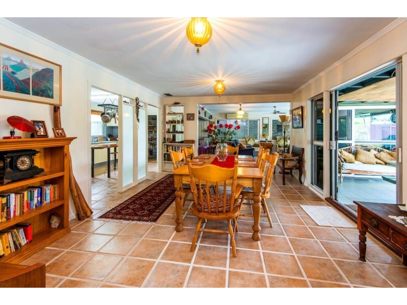 17 Perry Place, Biggera Waters QLD 4216