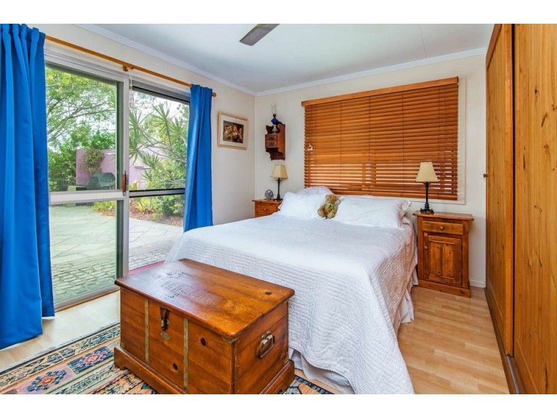 17 Perry Place, Biggera Waters QLD 4216